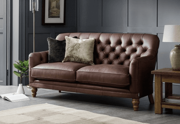  Ghế sofa da thật có thể bị ảnh hưởng bởi ánh nắng mặt trời và nước