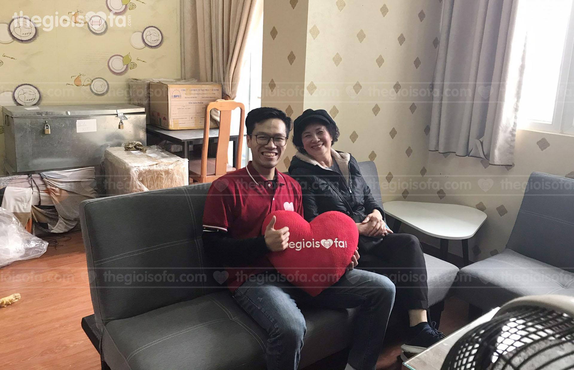 Giao hàng cặp đôi sofa giường màu ghi Marcy Grey Medium cô Nhi tại 901 Trung Yên Plaza – Quận Cầu Giấy