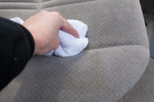 Nên vệ sinh ghế Sofa tối thiểu mỗi tuần 1 lần
