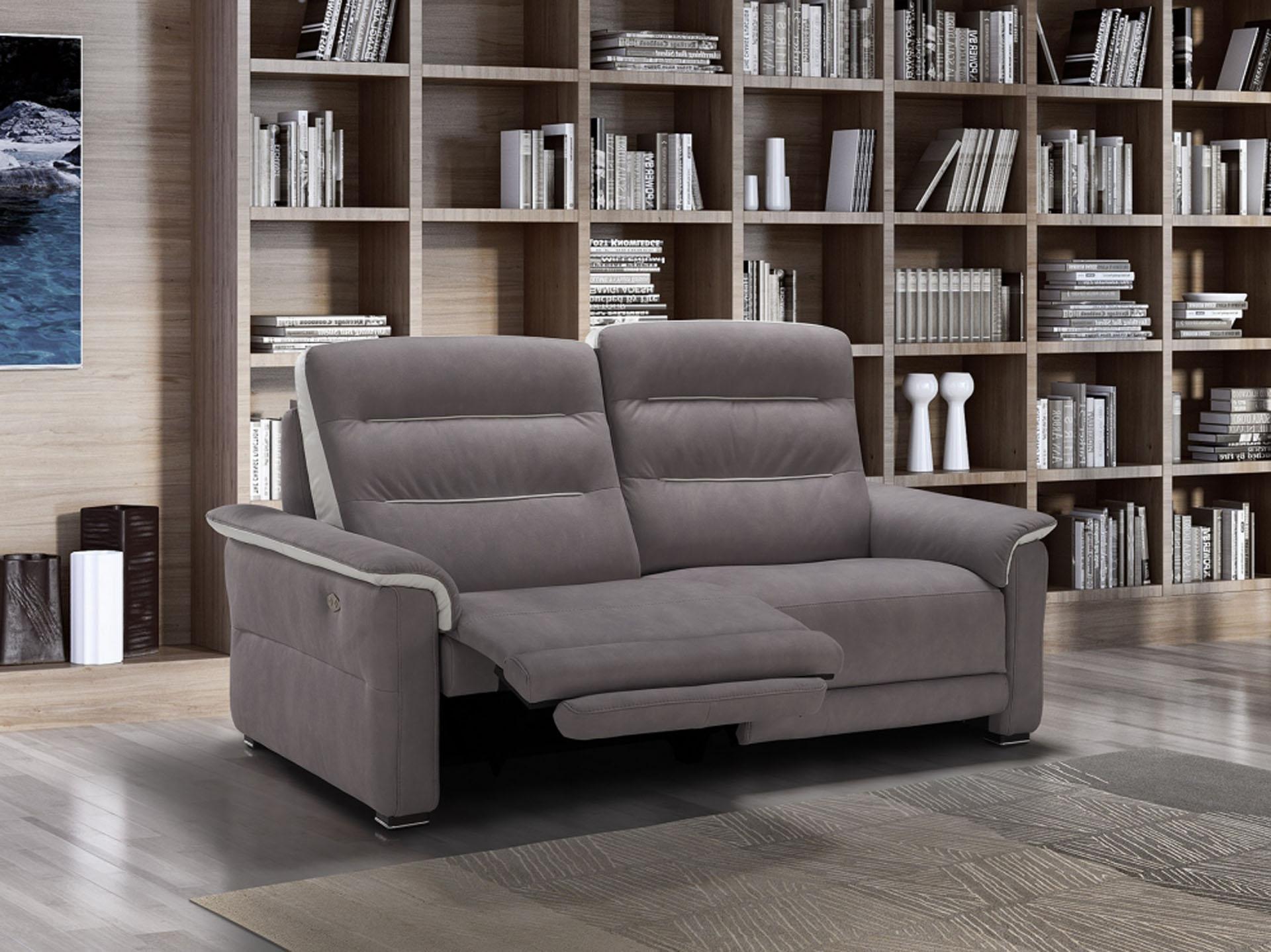 Khoe góc chill tại gia với sofa da bò Satis trong thời kỳ “nằm vùng trốn dịch”