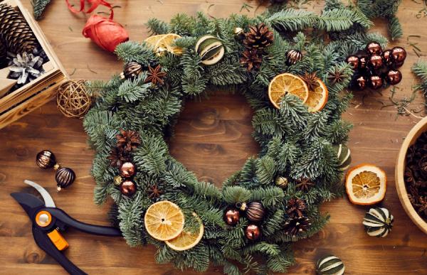 Ý tưởng trang trí Noel với vòng hoa