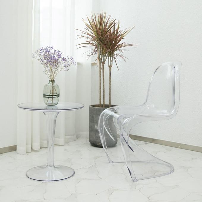 Ghế trong suốt Panton