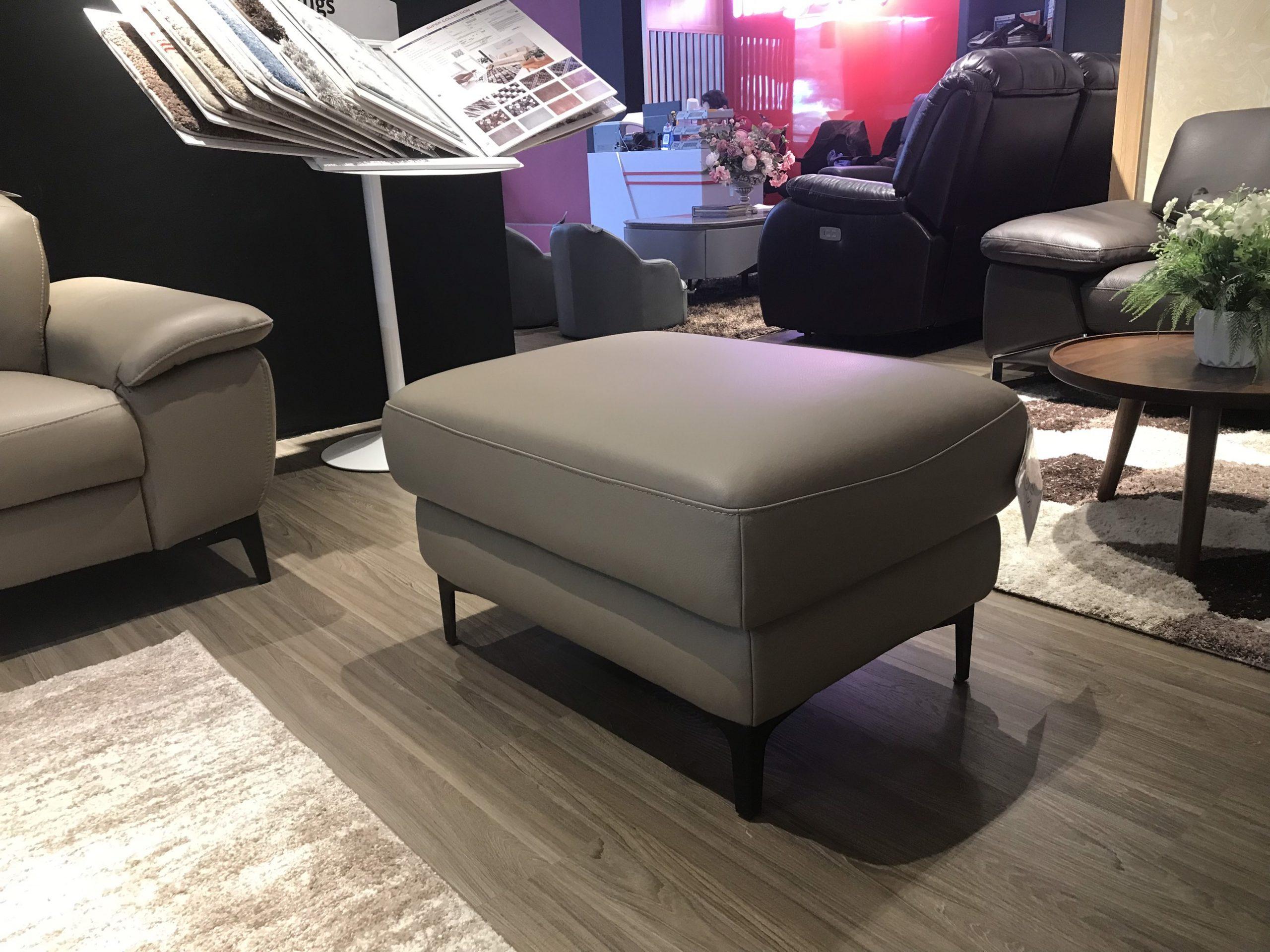 Ghế Sofa đơn da thật giúp bổ sung thêm chỗ ngồi hoặc trang trí vào góc trống