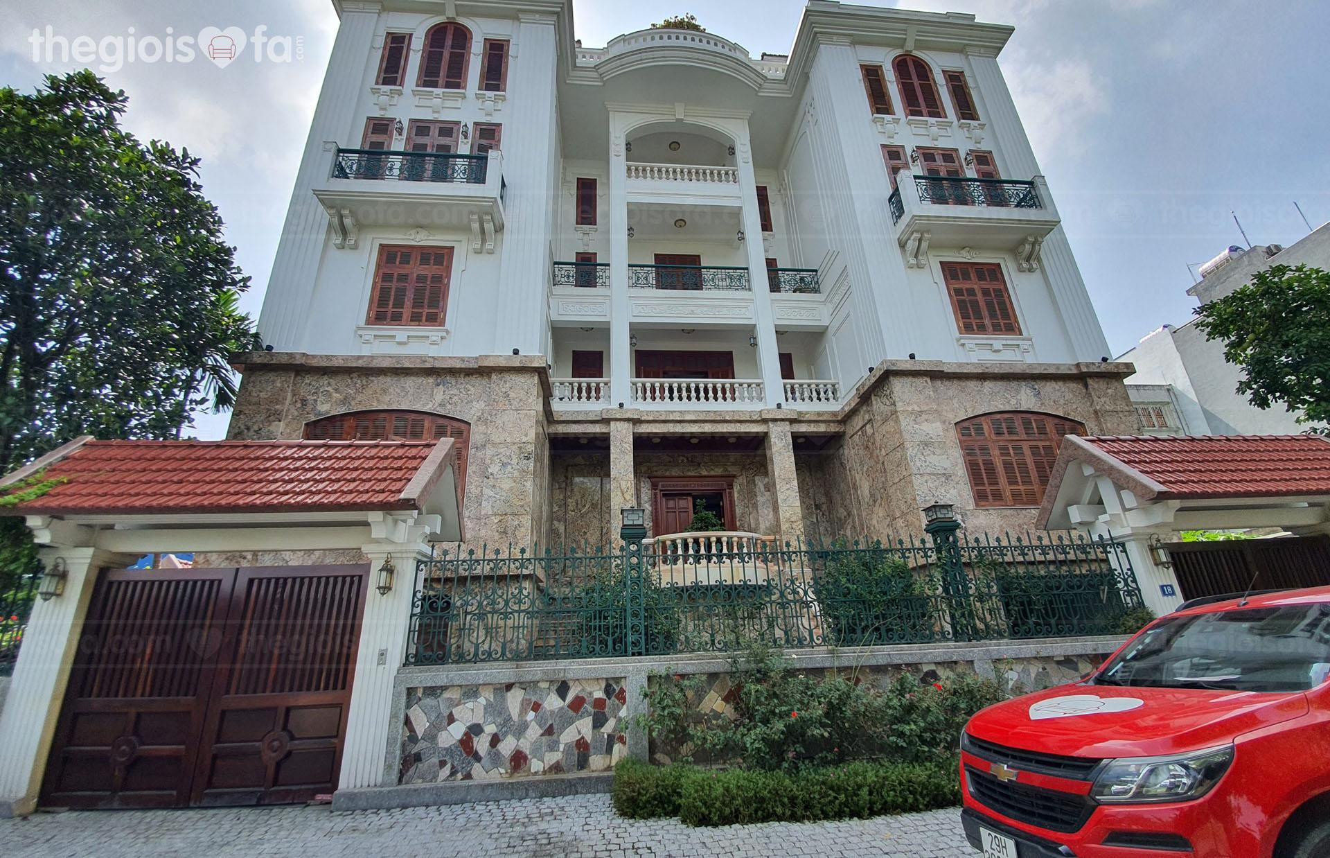 Giao hàng sofa da thật Malaysia 1130 cho anh Hùng số 18 ngõ 1 Việt Hưng – Long Biên – Hà Nội