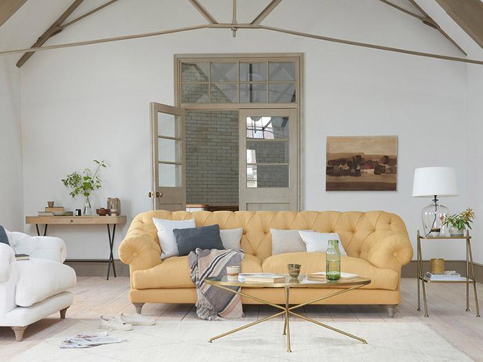 Sofa màu vàng kem siêu cá tính và sang trọng cho gia đình trẻ