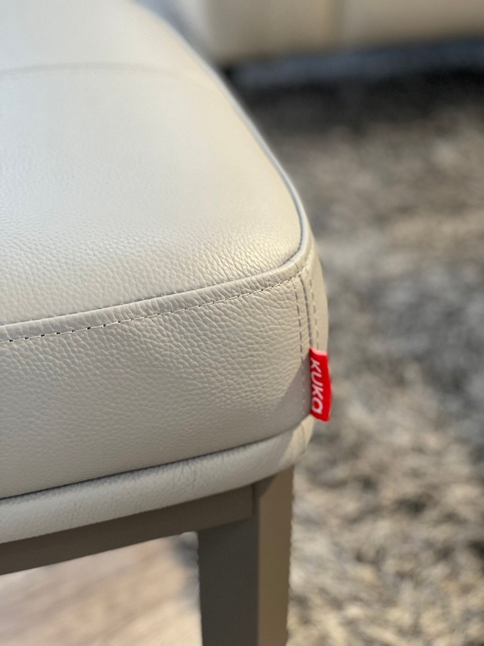 Sofa đôn Kuka D832-B